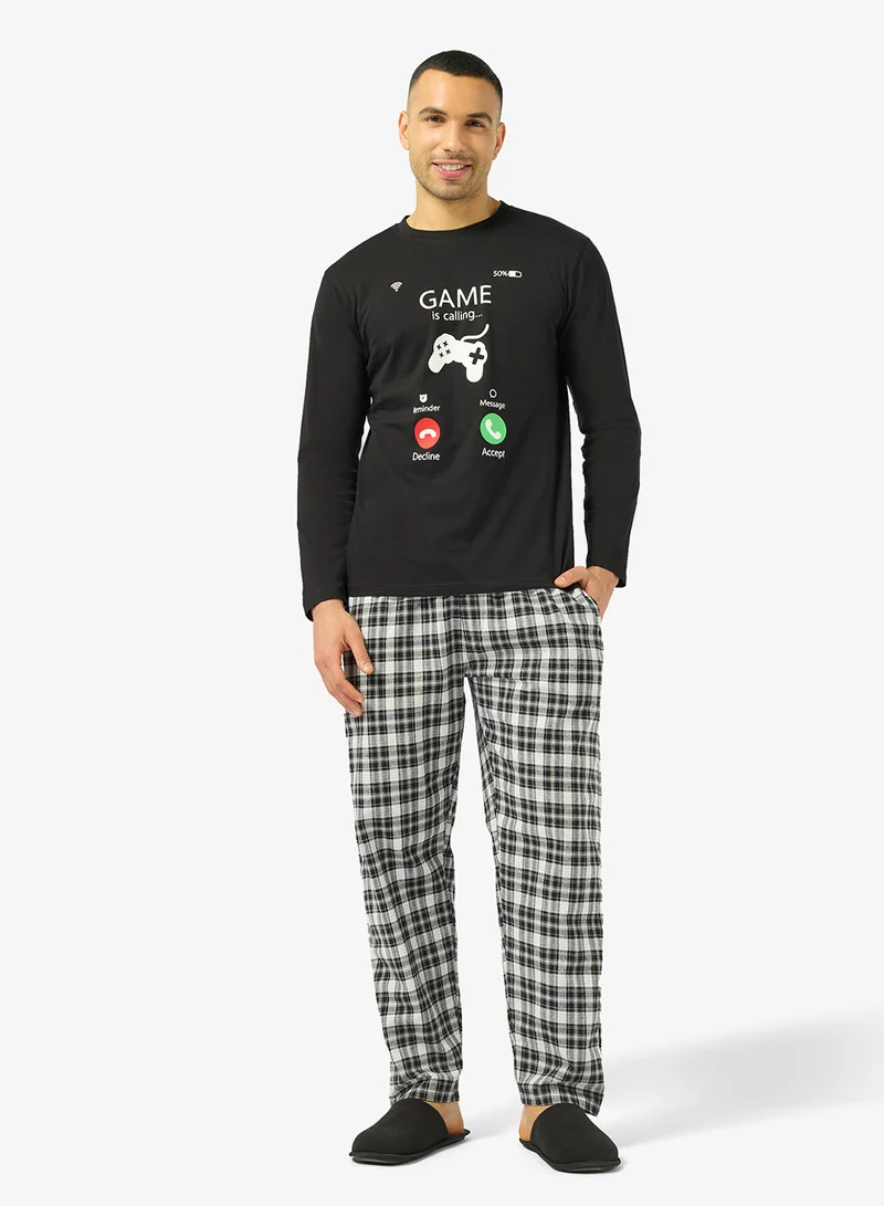 Seventy Five  Regular fit tee and Pant set for Men | Best Price UAE